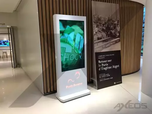 Xylo Indoor with backlit logo - Paris Bourse - AXEOS